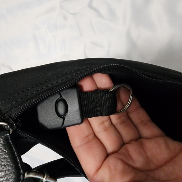 HOBO International Black Messenger Bag - Picture 6 of 9